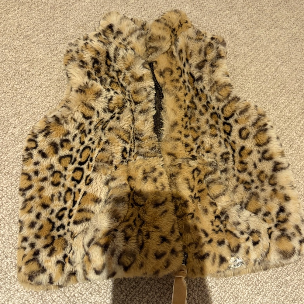 Girls leopard fur vest never worn